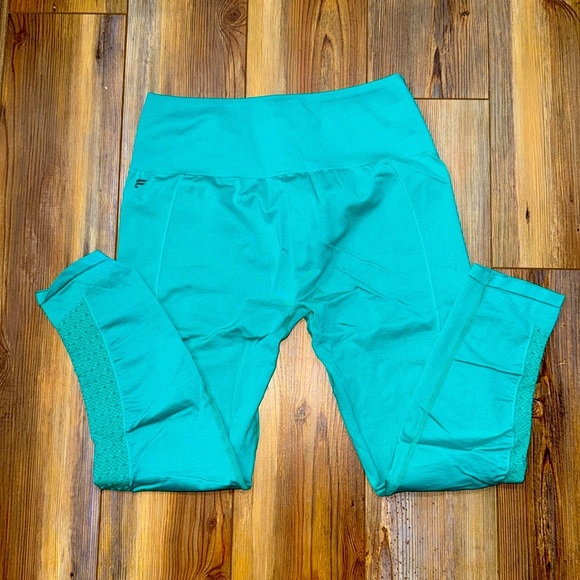 Fabletics Teal Sync High Waisted Perforated 7/8 Tight Leggings Size Large - Picture 3 of 4